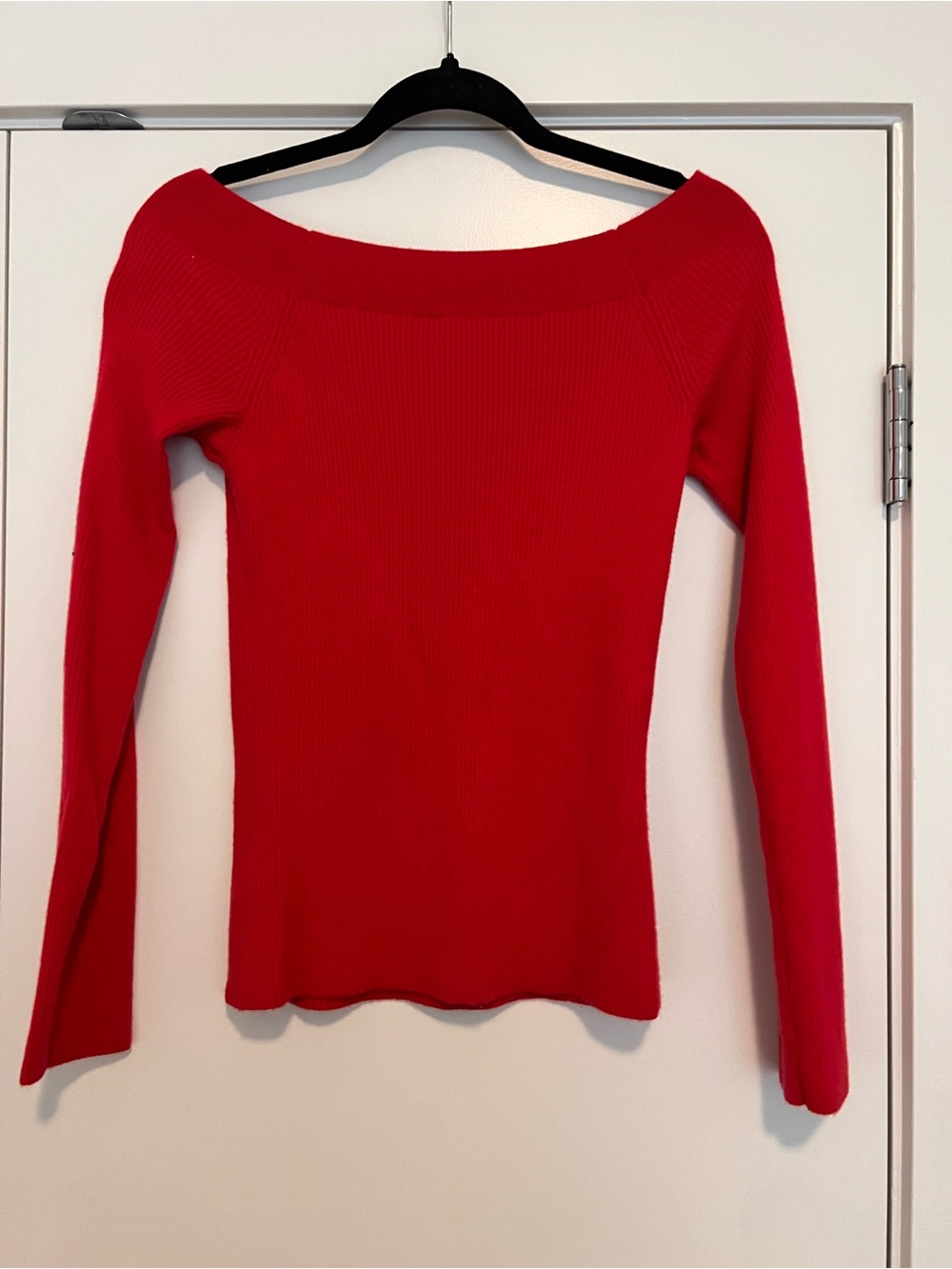 GAP Red Ribbed Long-Sleeve Off-Shoulder Top - Picture 2 of 4